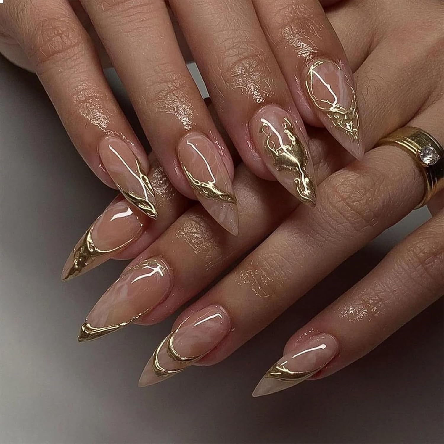 24 Stück Mandel Press on Nails Mittel Länge Bronzing Falsche Nails Mit Designs Gold Linie Falsche Nails Klebe Nails Glänzend Akryl Nails Für Frauen Nagel Deko